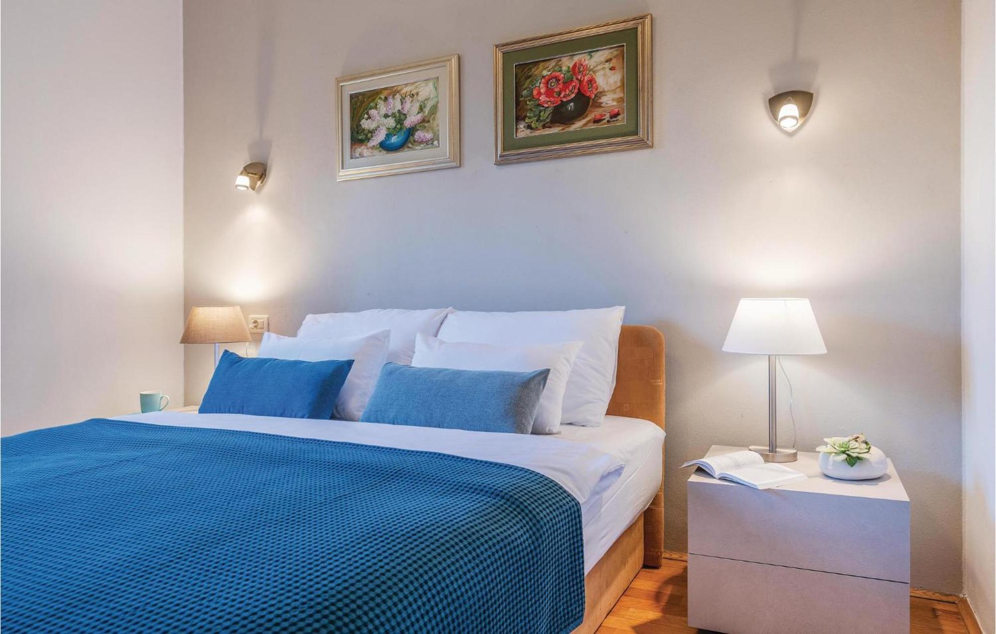 Beautiful Home In Bale With Kitchen Esterno foto