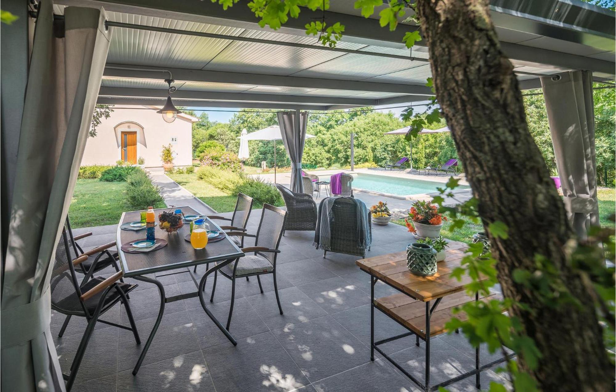 Beautiful Home In Bale With Kitchen Esterno foto