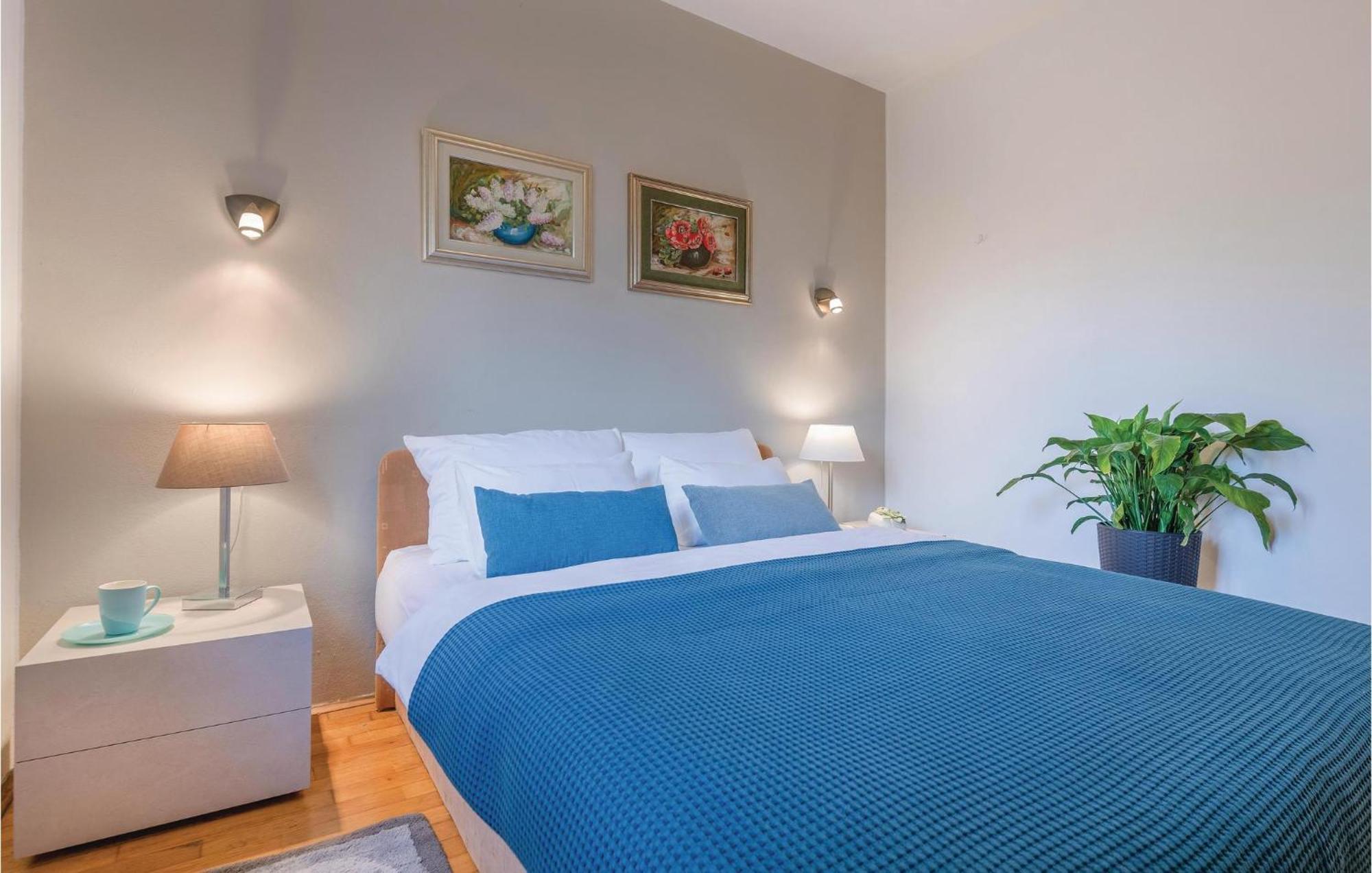 Beautiful Home In Bale With Kitchen Esterno foto
