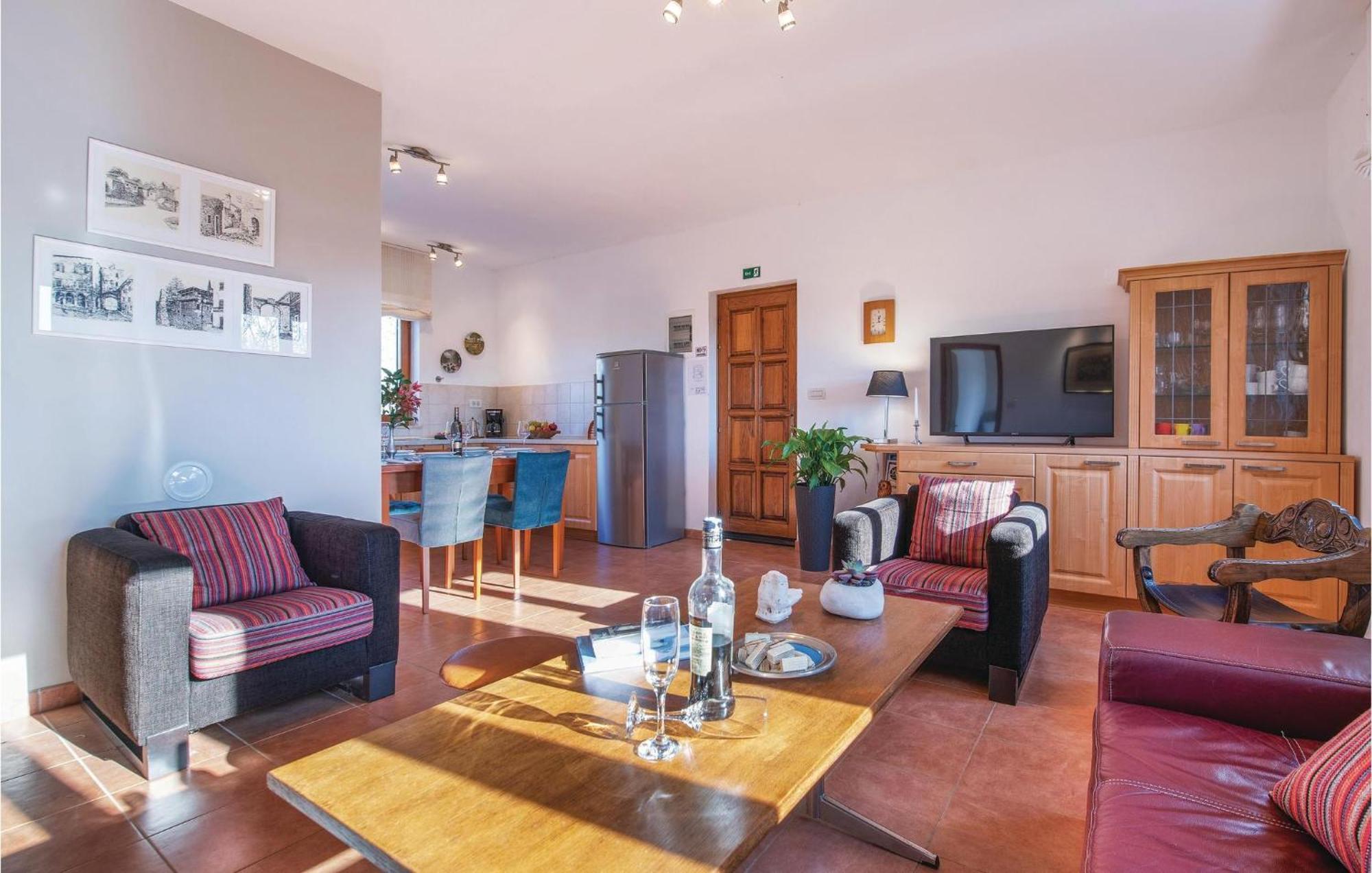 Beautiful Home In Bale With Kitchen Esterno foto